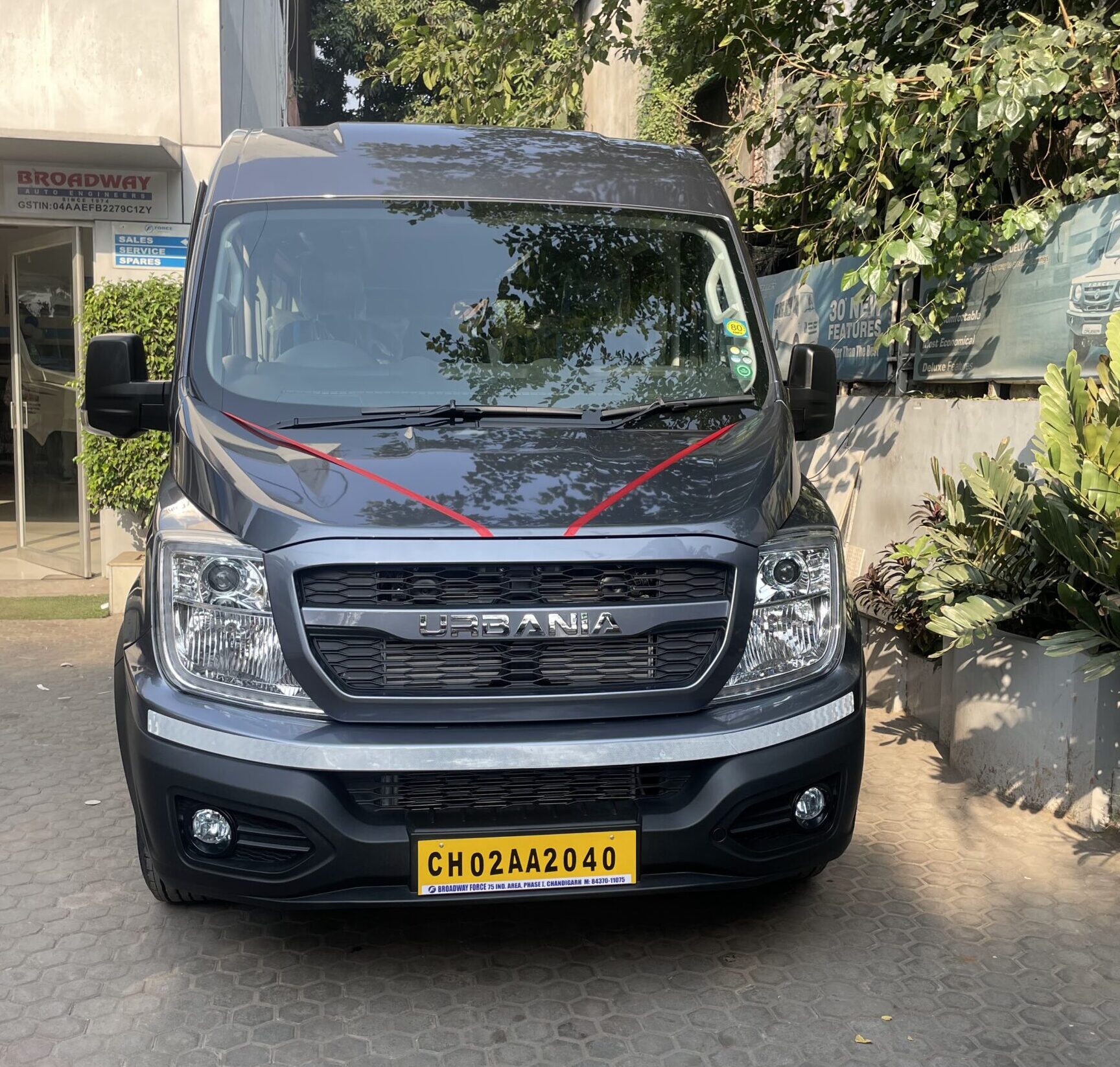 Hire Force Urbania on rent in Amritsar: The Perfect Luxury Van